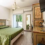 Hotel Oasi 3*