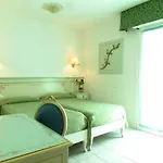 Oasi Hotel 3*