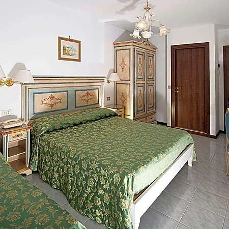 Hotel Oasi