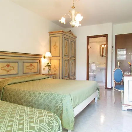 Hotel Oasi 3*